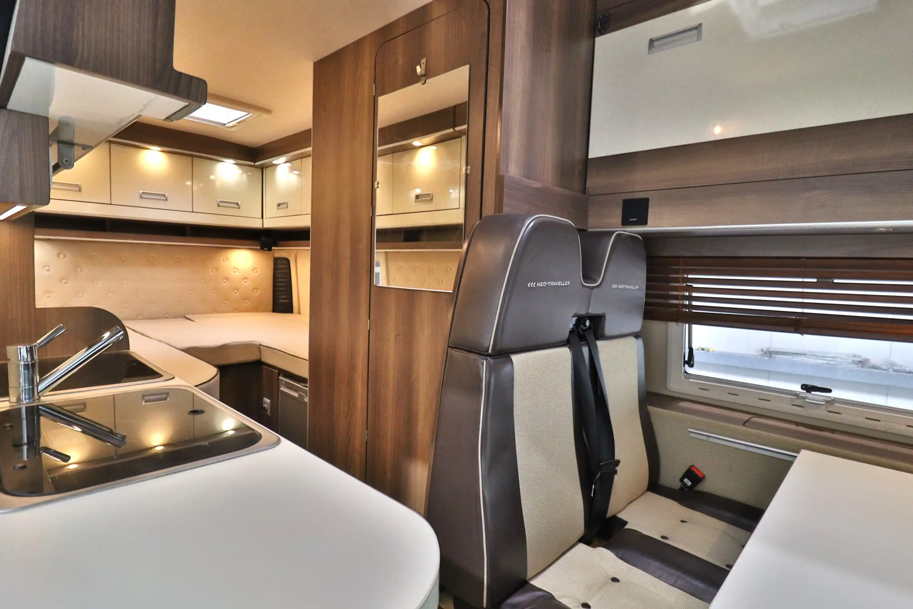 GLOBE-TRAVELER Sunliner